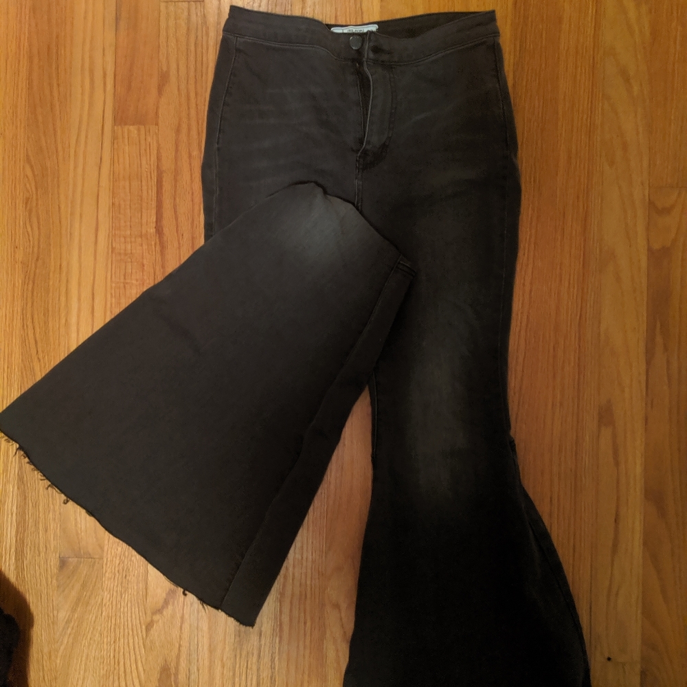 ✨Free People Bell Bottom Black Jeans